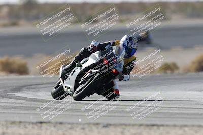 media/Nov-16-2025-Race Pace (Sun) [[8c5fa54630]]/Non Verified Riders (1st 20 Minutes)/1-Turn 14 (10am)/